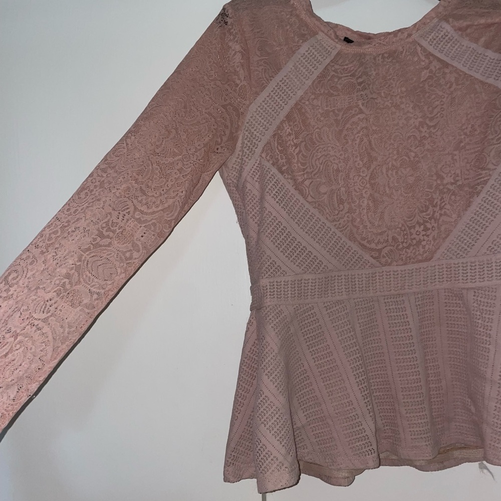 BCBGMAXAZRIA Women’s long-sleeve top